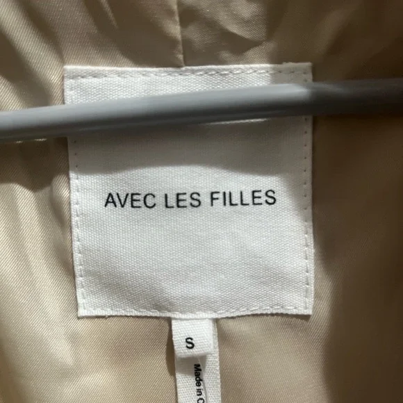 Floral Embroidered Women's Jacket - Picture 4 of 4